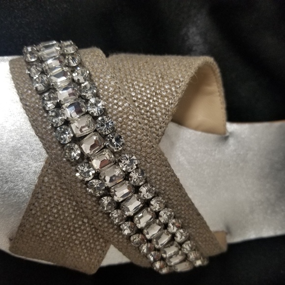 Botkier New York ALANA Linen & Crystal Jeweled Slide Sandals NWT - Picture 3 of 9